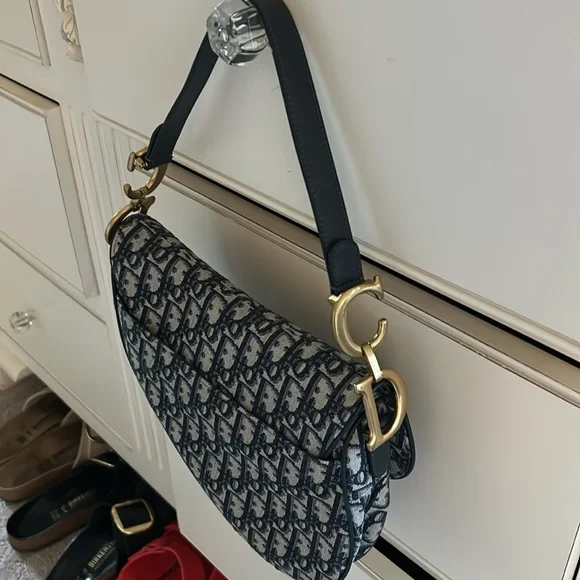 Designer inspired Saddle Bag - Navy with gold hardware - mint condition. - Picture 2 of 4